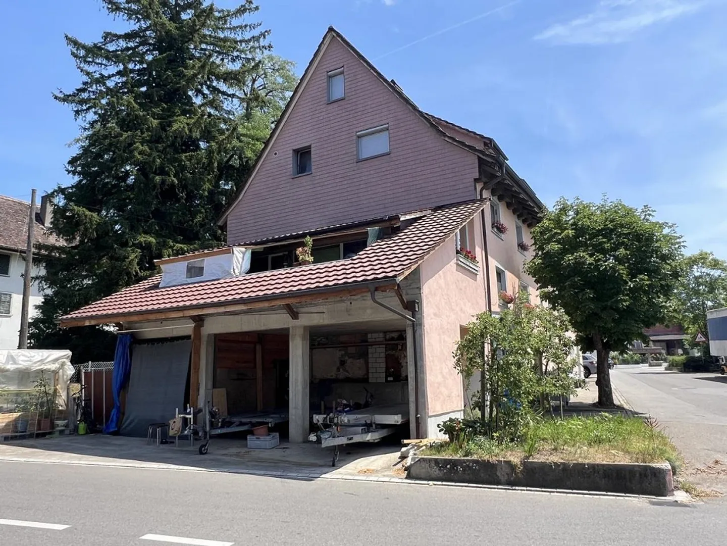 Renditeobjekt mit 3 Mietwohnungen - Foto 2 von 9