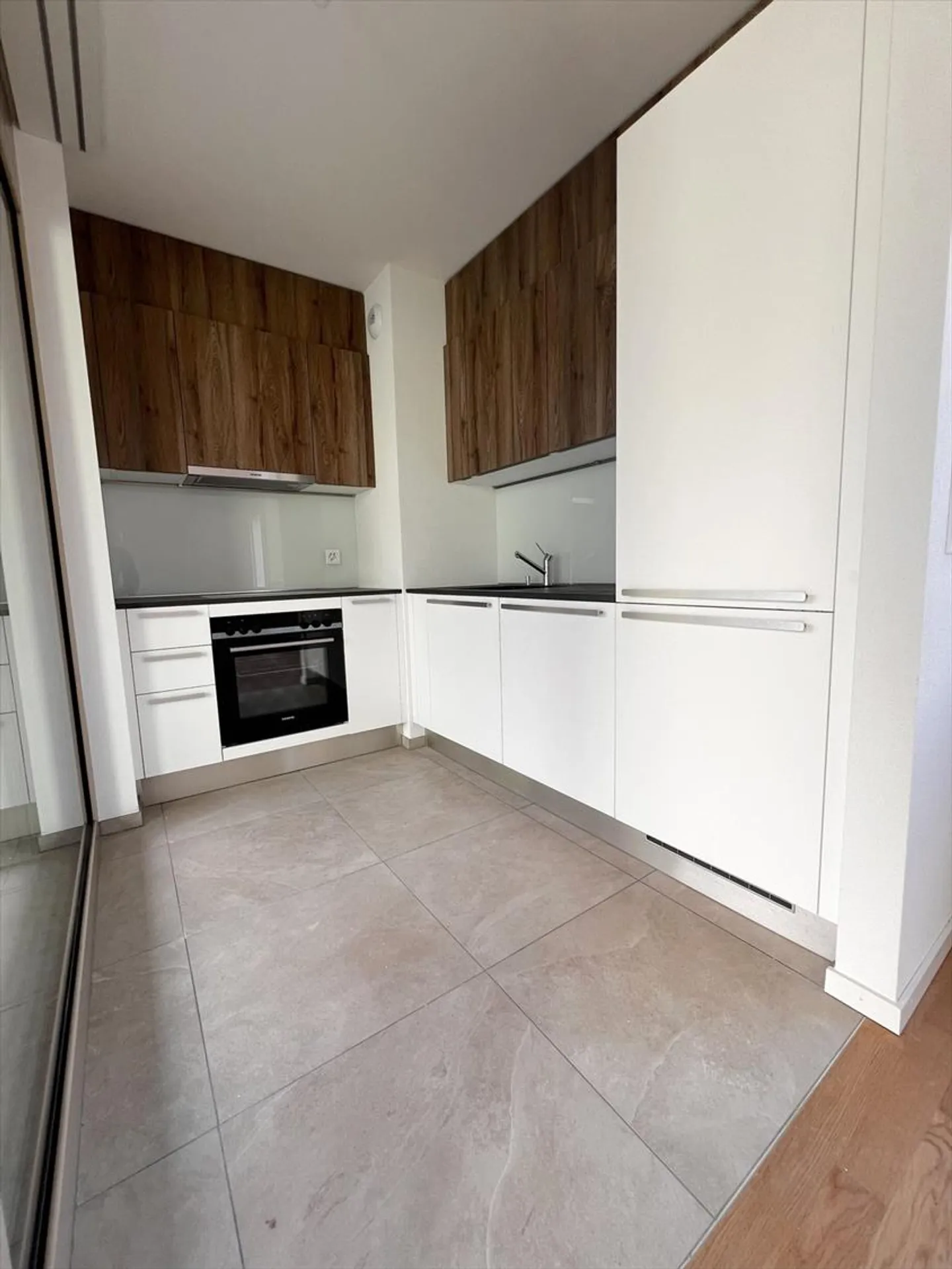 Ampio appartamento attico con terrazza - Foto 4 di 9