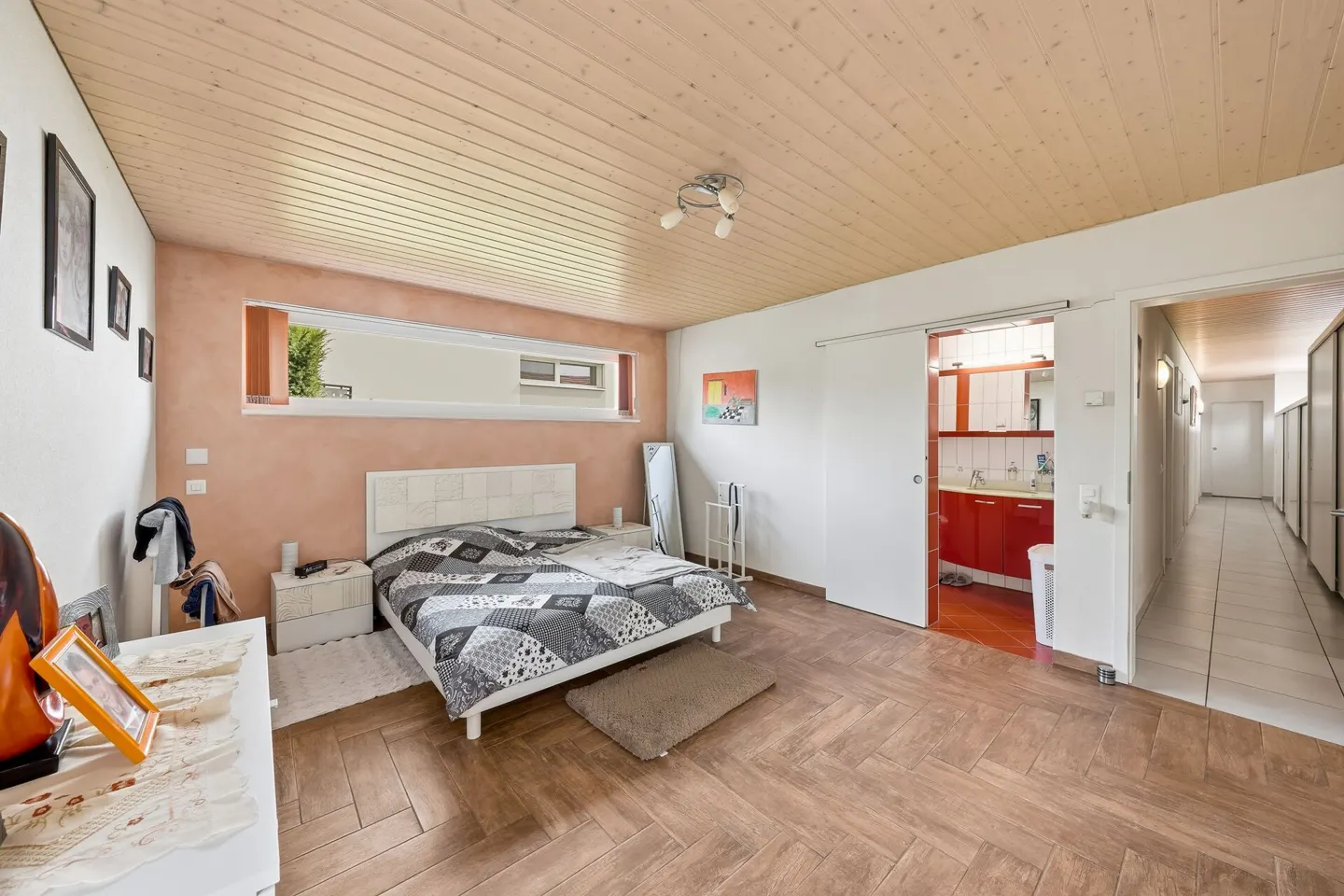 Spacious Single-Family Villa - Photo 5 of 9