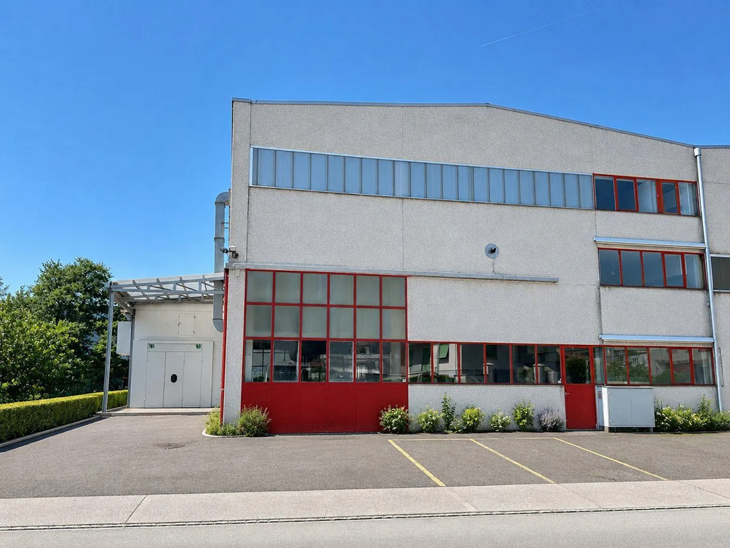 Stabio – Espace pour utilisation de stockage/dépôt dans un emplacement stratégique - Photo 1 sur 1
