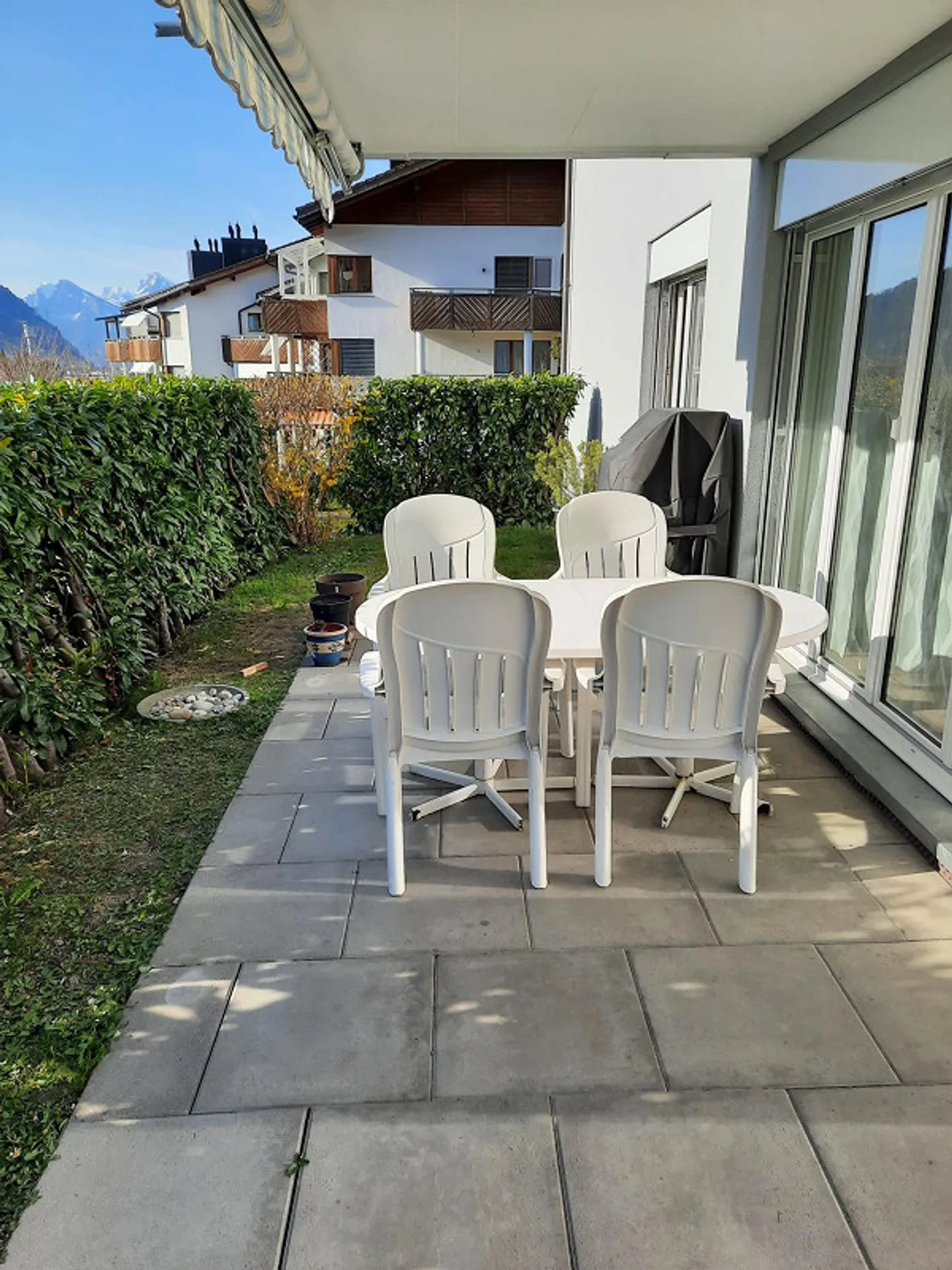 Appartement au rez-de-chaussée 4 1/2 pièces - Photo 3 sur 11