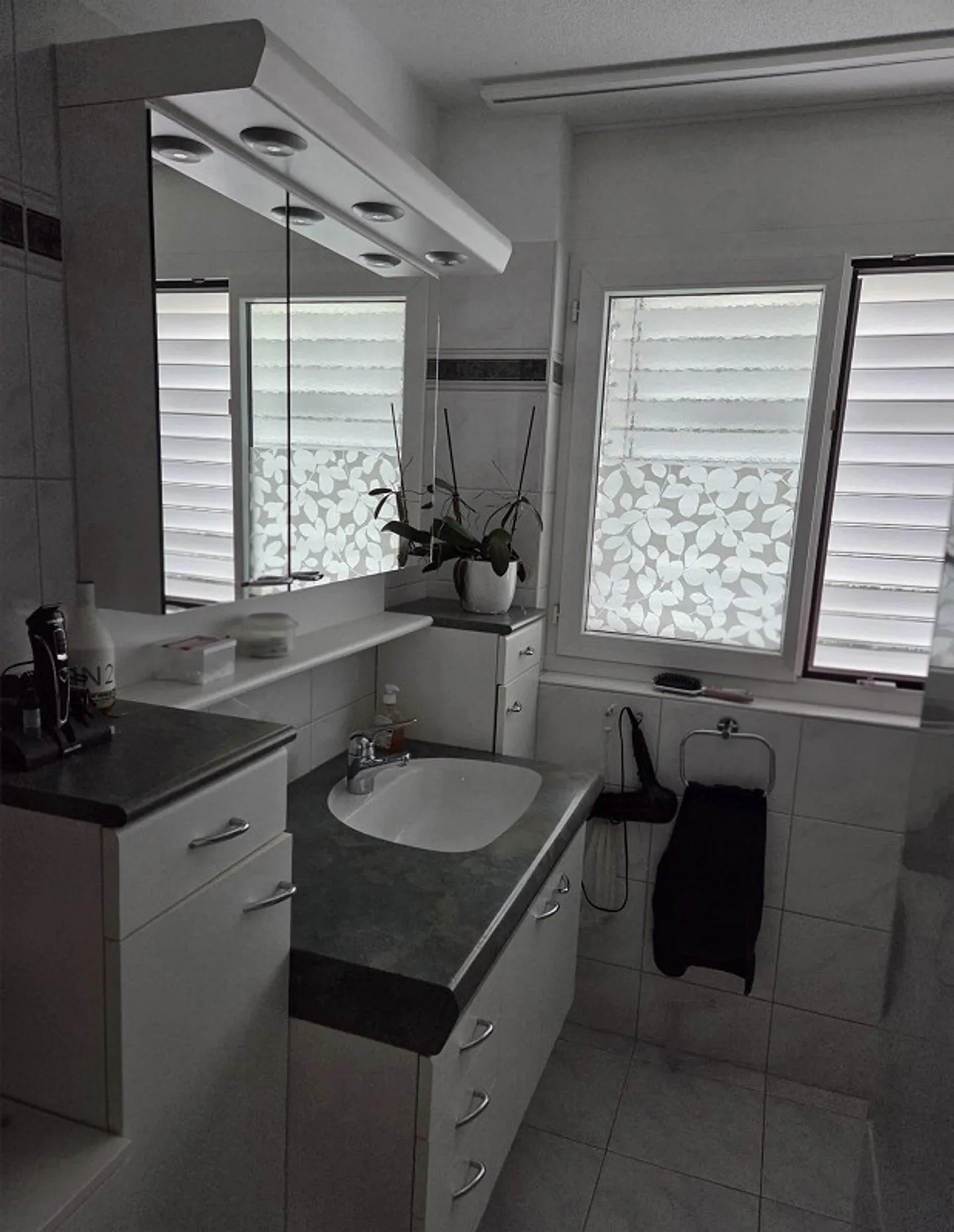 Appartement au rez-de-chaussée 4 1/2 pièces - Photo 4 sur 11