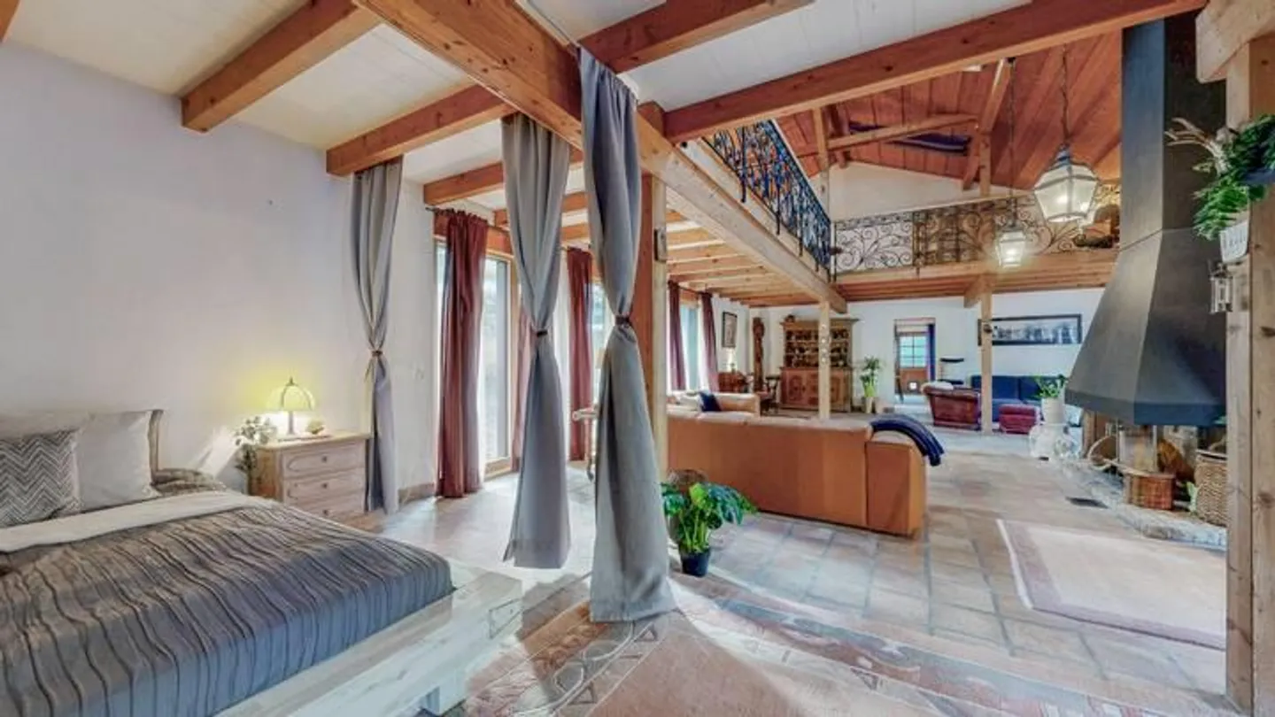 Charming and Diverse - Multi-Generational House with Horse Stable - Photo 5 of 9