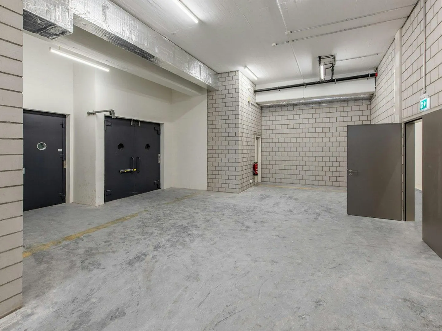 Newly renovated, bright offices from 60 m² - 250 m² with storage option - Photo 12 of 13