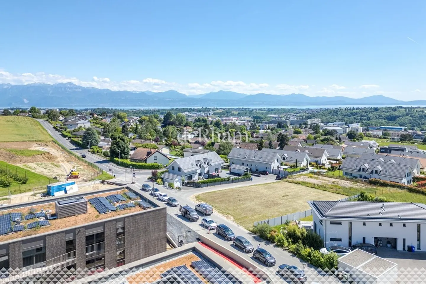 Modern Apartment with Stunning Views - Photo 1 of 11