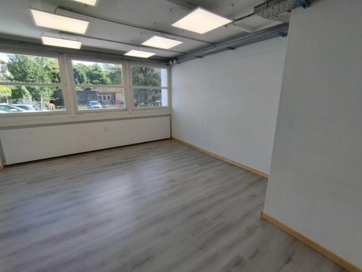 Commercial/Office/Warehouse in Binningen - Photo 10 of 17