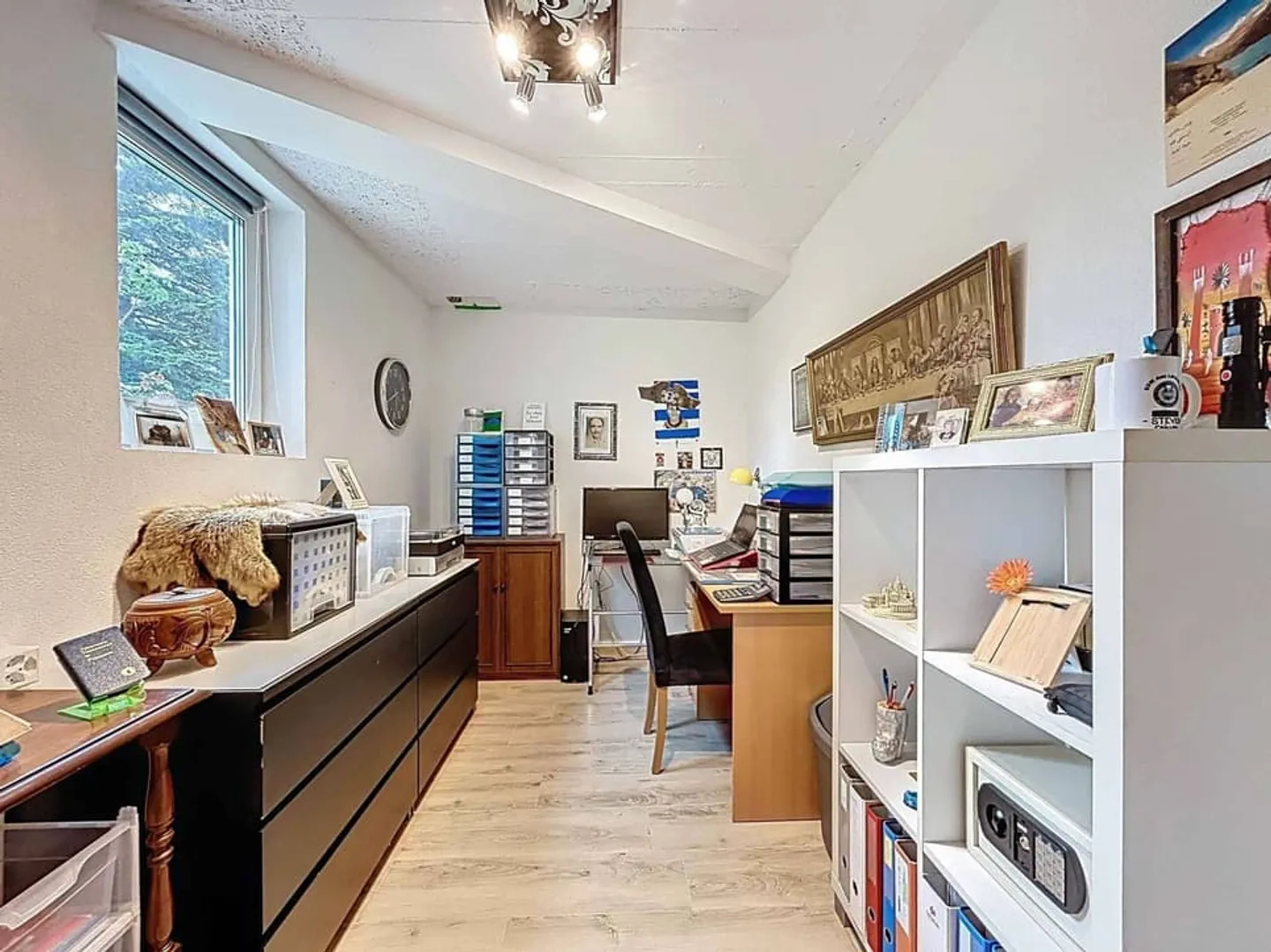 Charming 4.5-room villa, converted into 5.5 with additional bedroom - Photo 8 of 12