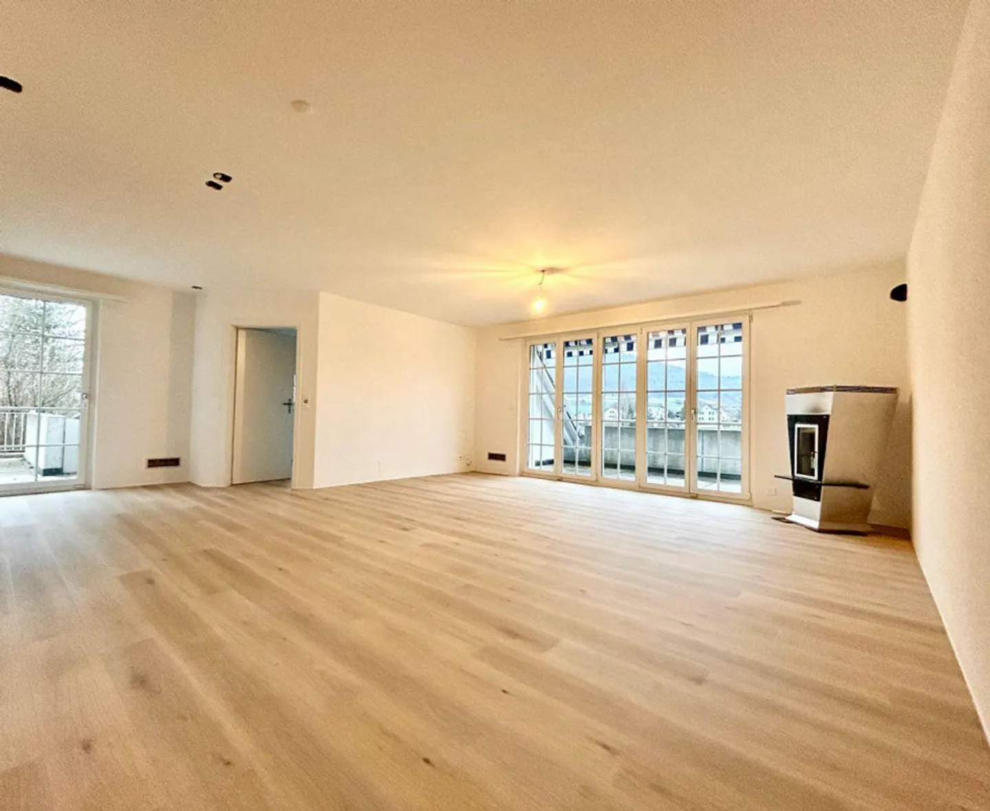 Appartamento duplex moderno di 5,5 locali in una posizione tranquilla a Möhlin - Foto 1 di 13
