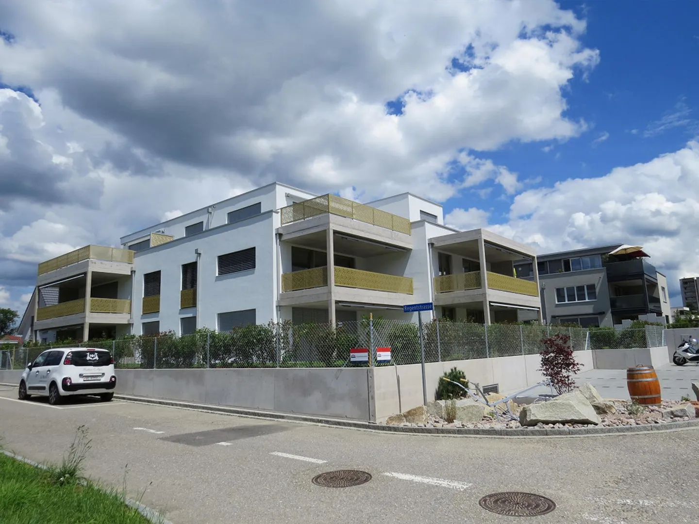 Garden apartment with large seating area, hobby room included - Photo 2 of 15