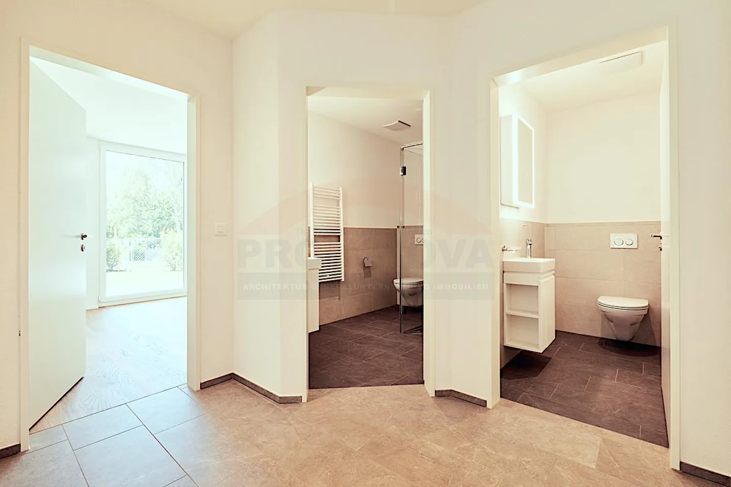 Garden apartment with large seating area, hobby room included - Photo 9 of 15