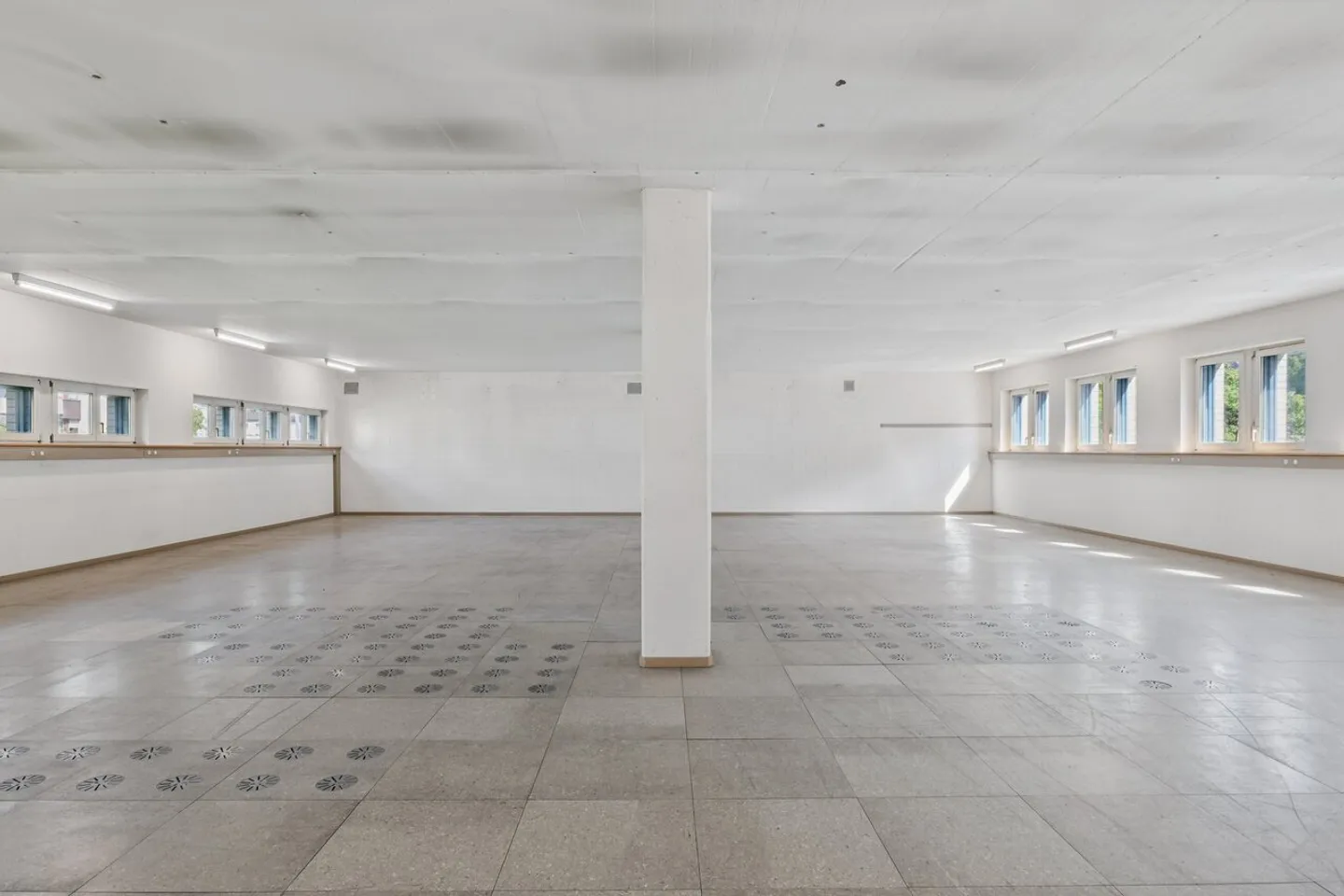 Espace, Liberté &amp; Vue sur les Alpes – Votre Nouvelle Surface à Glarus - Photo 4 sur 10