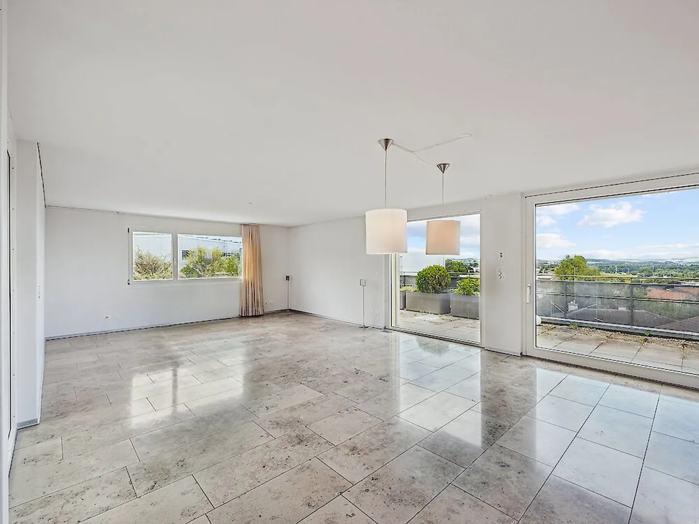 Appartement exclusif avec terrasse de rêve à Düdingen - Photo 4 sur 13