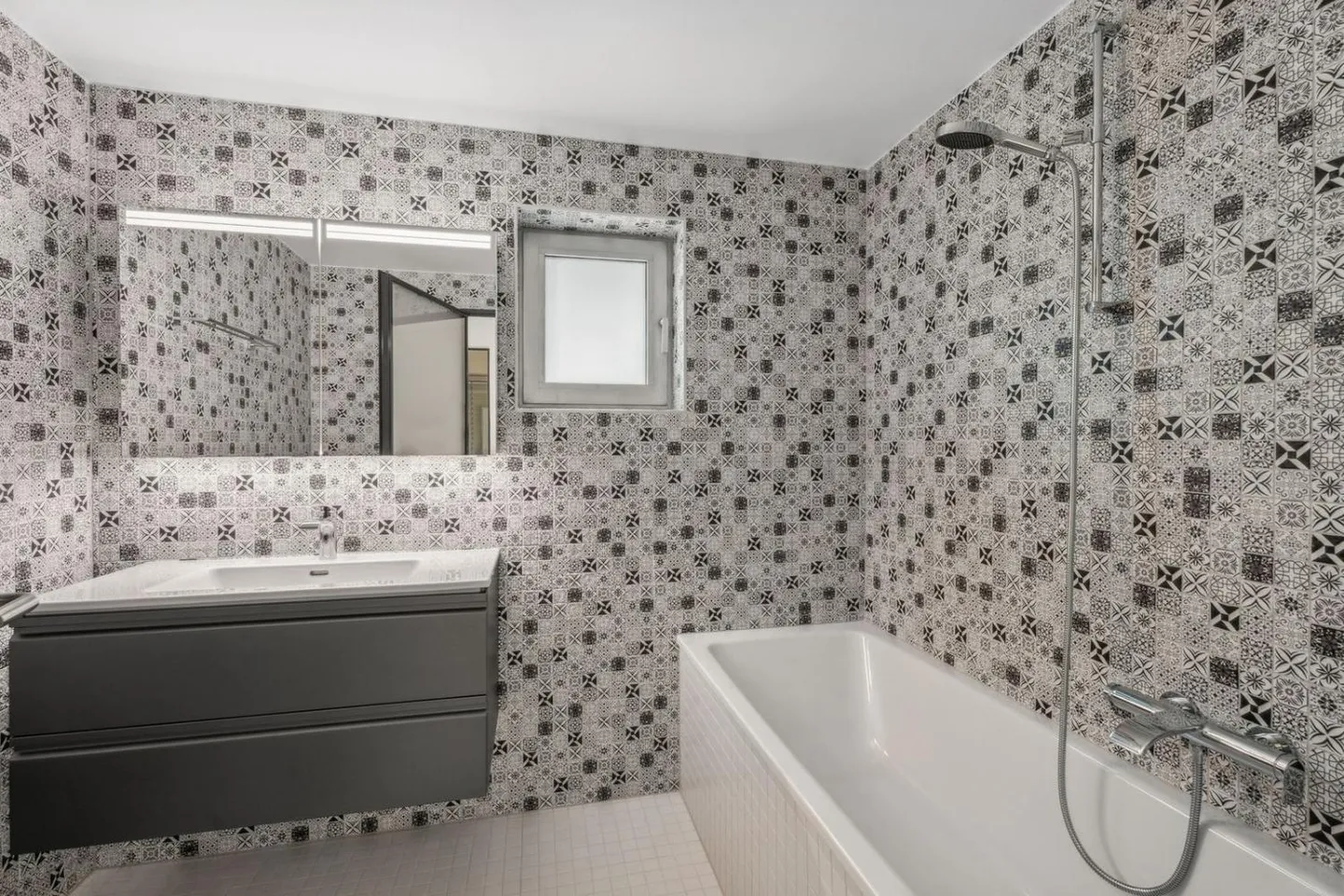 Elegante duplex di 5,5 stanze con soppalco e ascensore privato - Foto 7 di 11