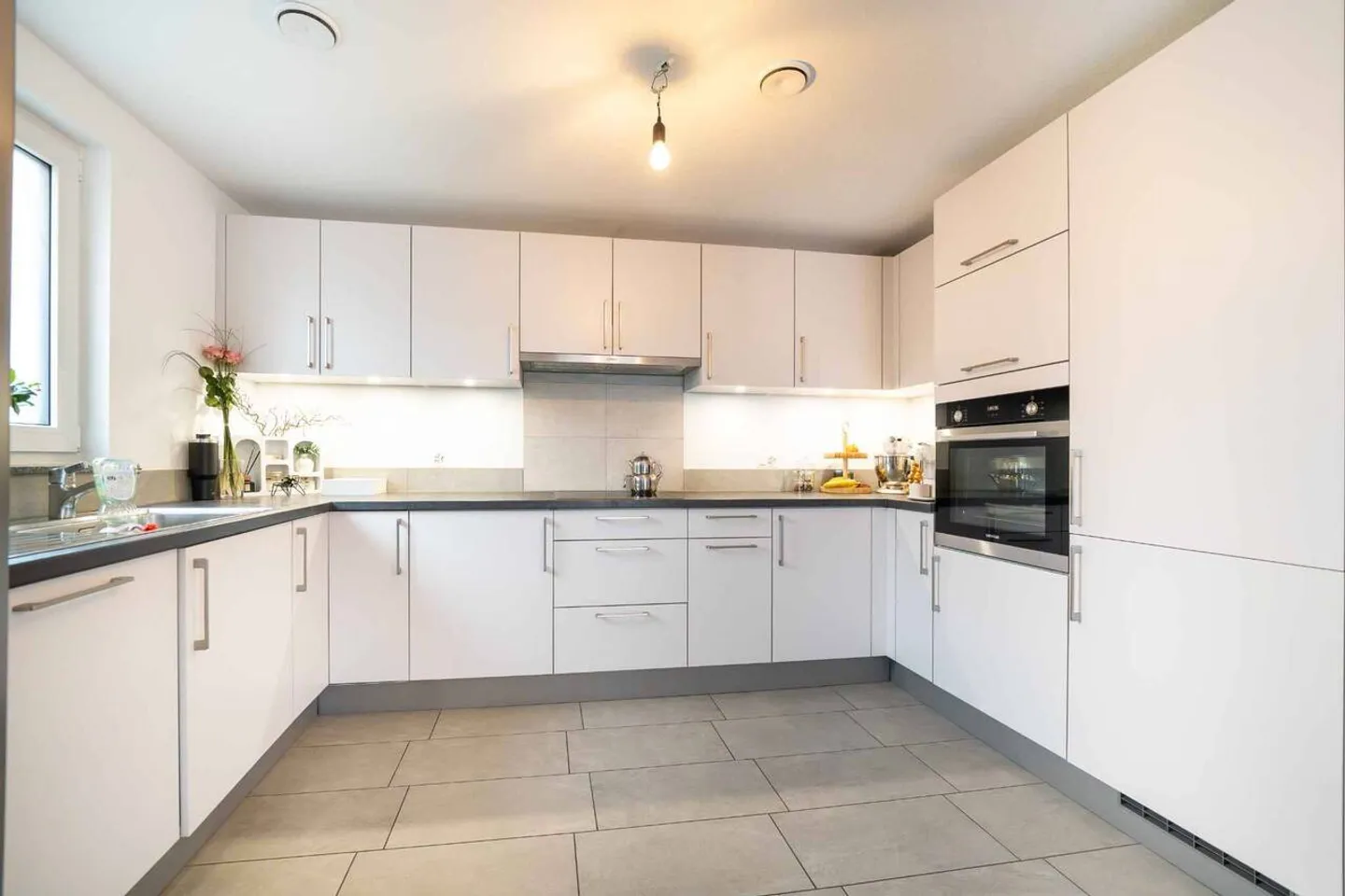 Magnificent adjoining villa - Photo 3 of 11