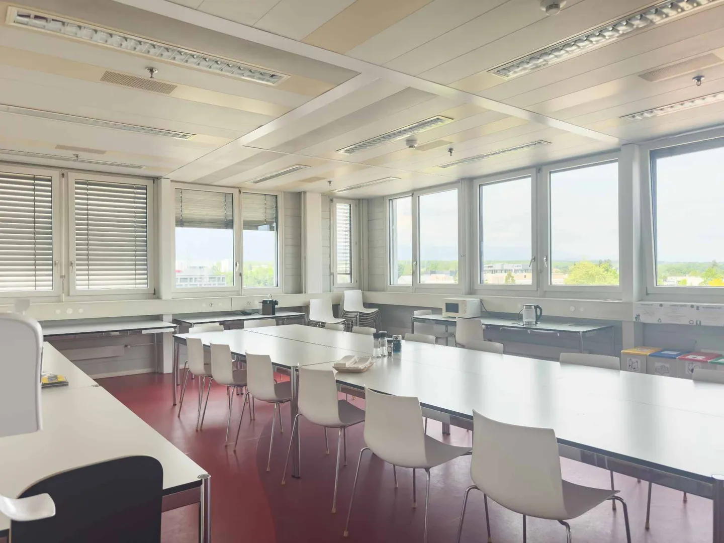 Modern Office Space in Meyrin - Photo 9 of 12