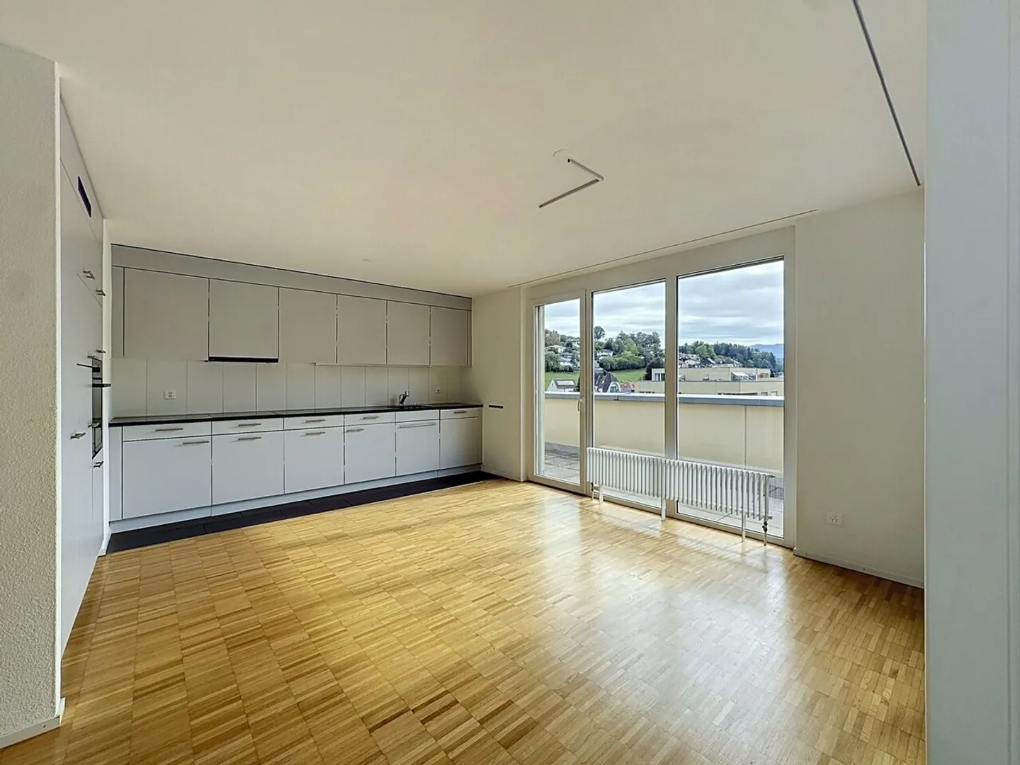 Stunning Attic Apartment - Photo 2 of 13