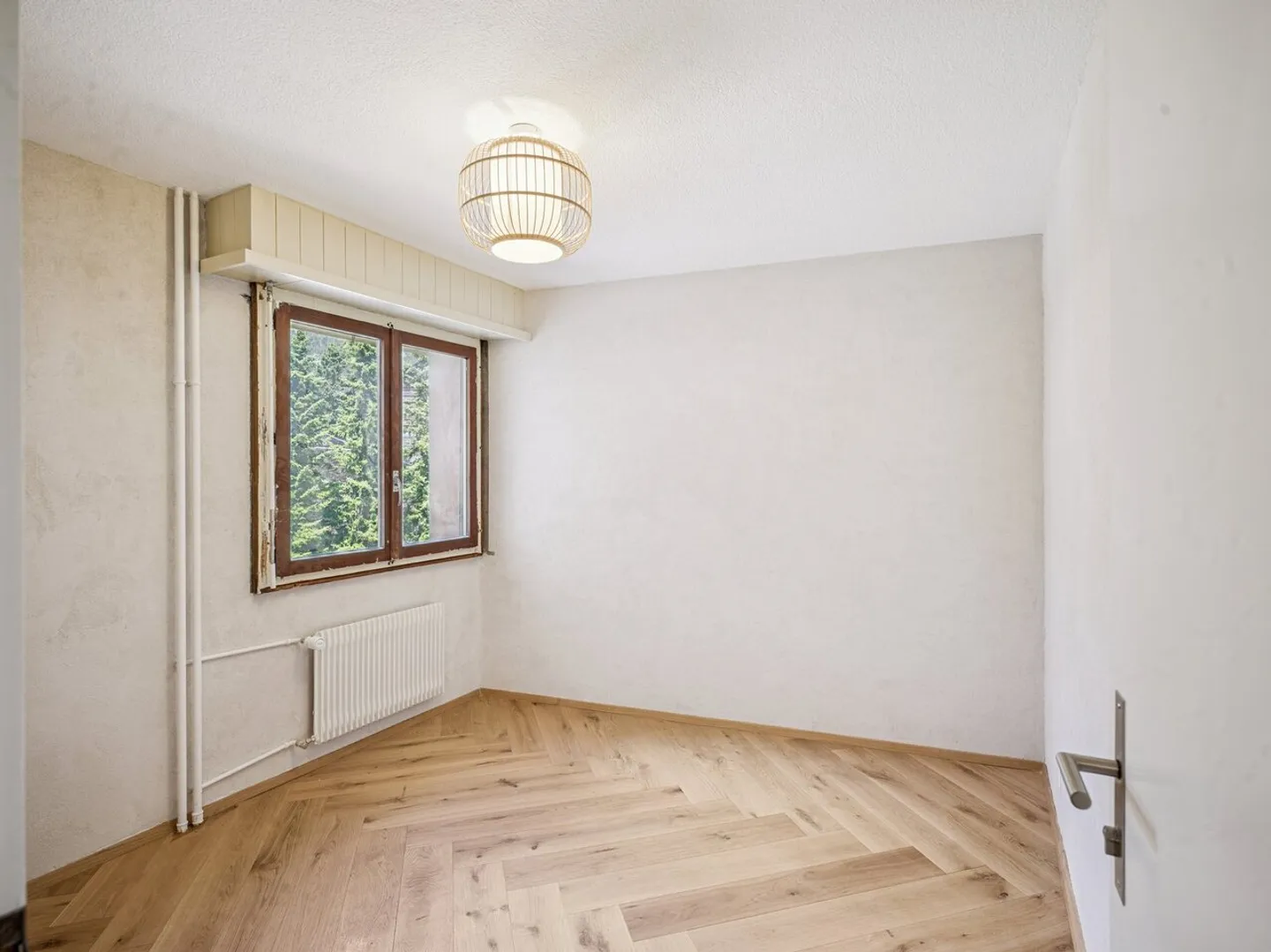 Charming 3.5 Room Apartment Completely Renovated! - Photo 4 of 7
