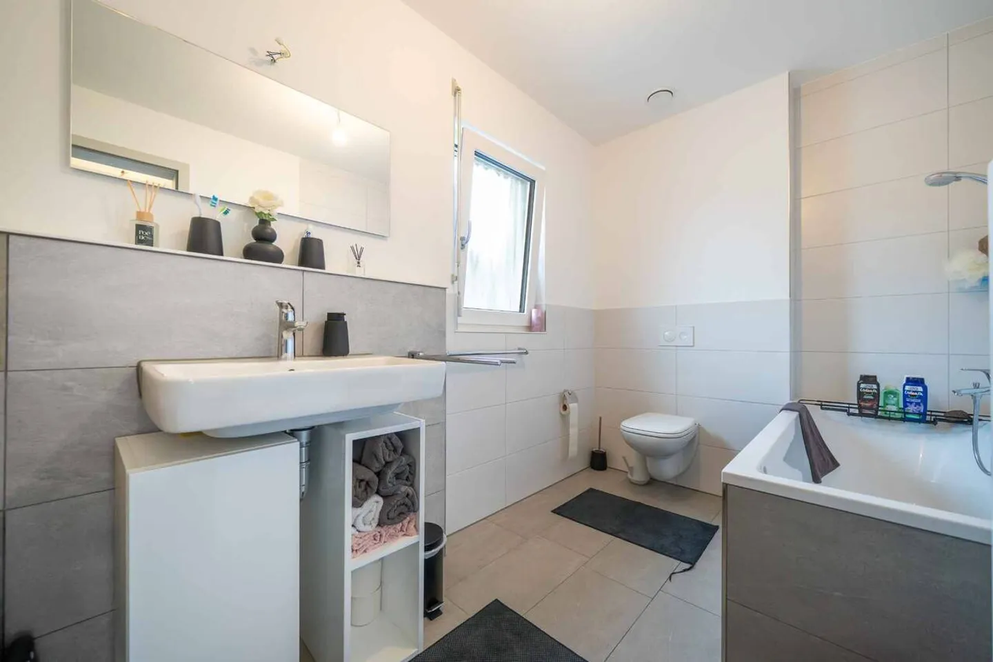 Magnificent adjoining villa - Photo 10 of 11