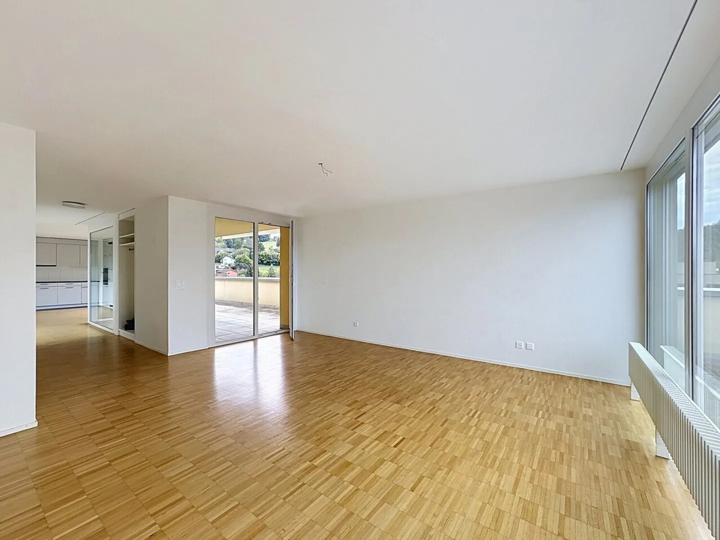 Stunning Attic Apartment - Photo 12 of 13
