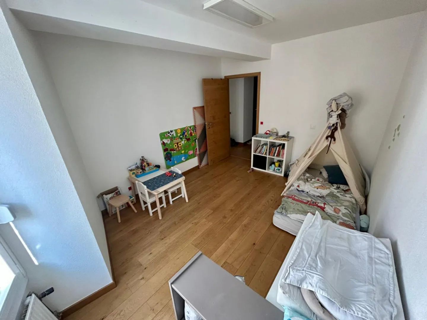Helles 4-Zimmer-Apartment in Genf - Foto 3 von 13