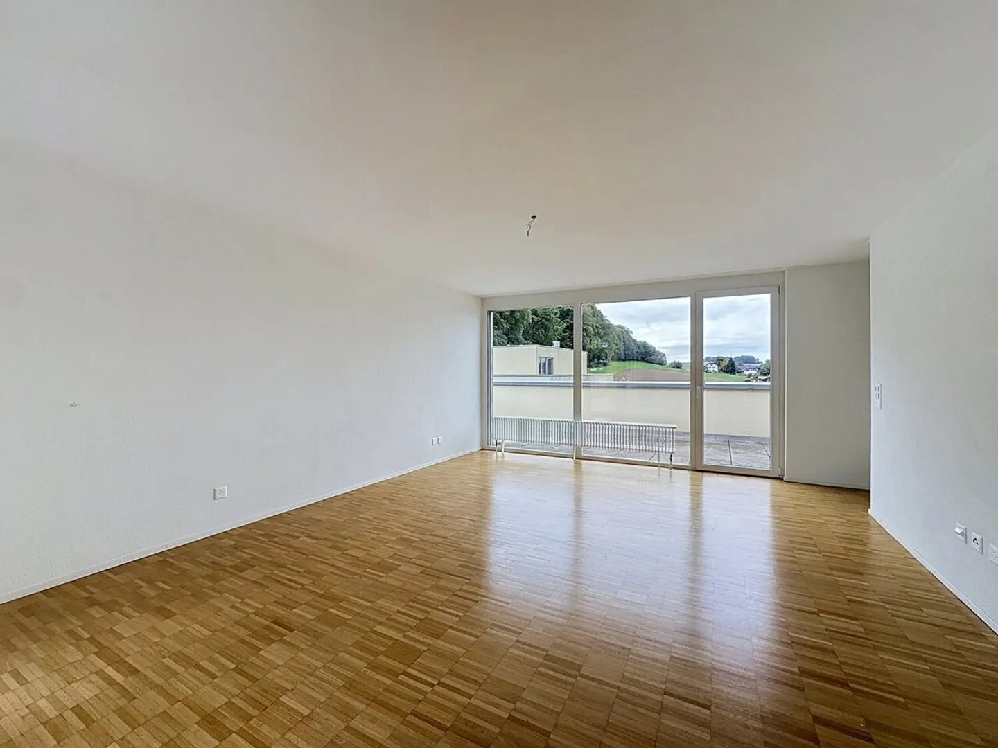 Stunning Attic Apartment - Photo 13 of 13