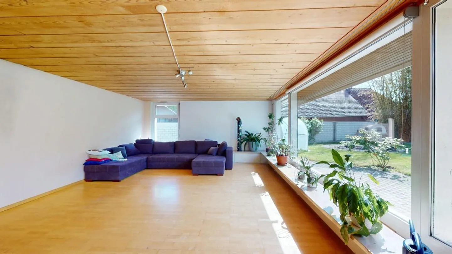 Affascinante casa unifamiliare di 10,5 stanze con grande potenziale - Foto 9 di 24
