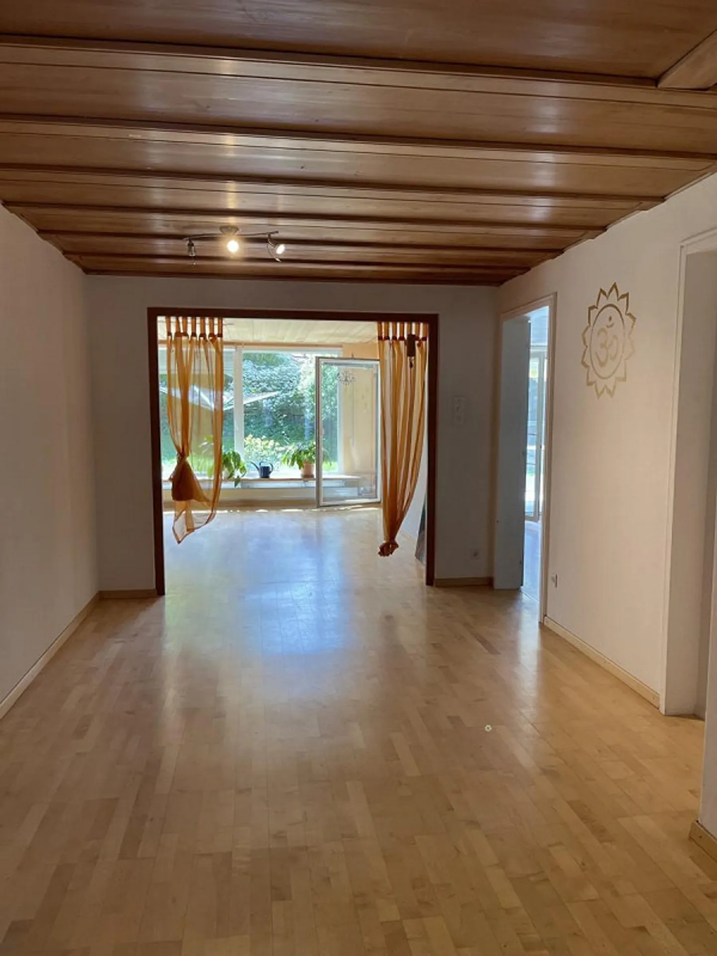 Affascinante casa unifamiliare di 10,5 stanze con grande potenziale - Foto 11 di 24