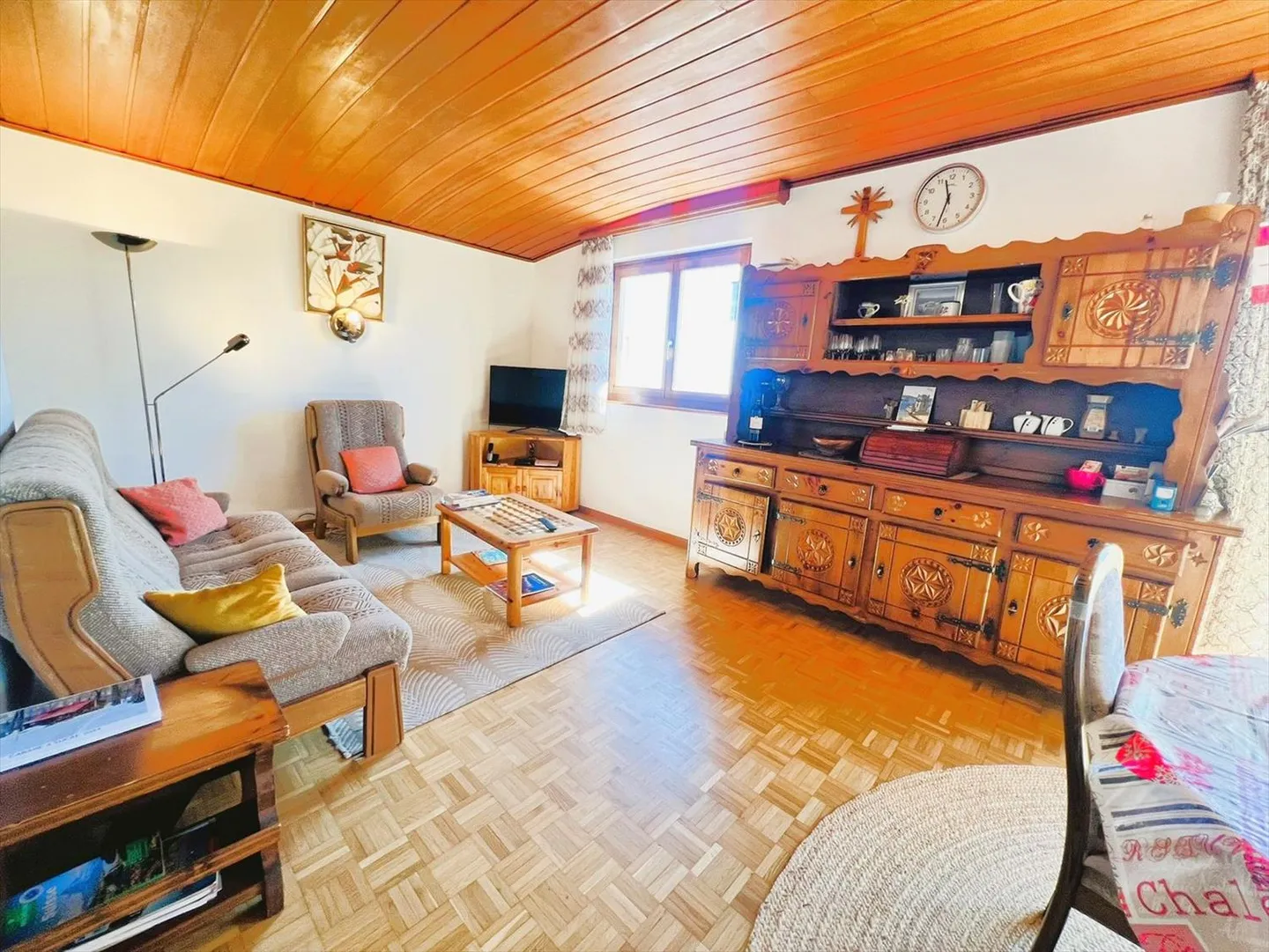 Bellissimo chalet con 3,5 camere - Spazioso e luminoso - Posizione molto tranquilla - Vista magnifica - Foto 2 di 21
