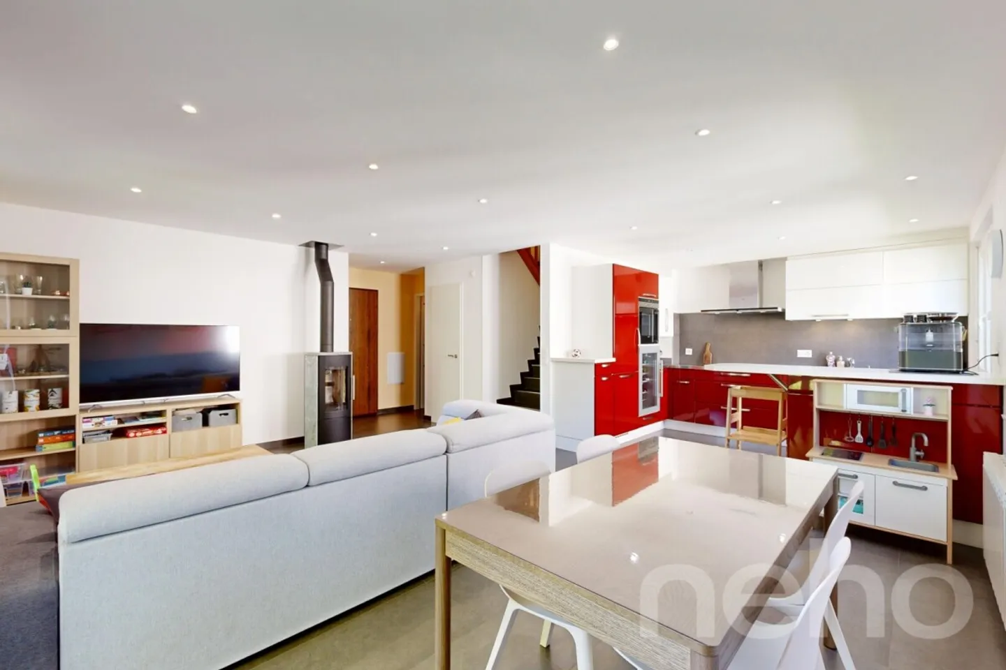 Duplex attico ristrutturato in Terre Sainte con volumi generosi - Foto 7 di 12