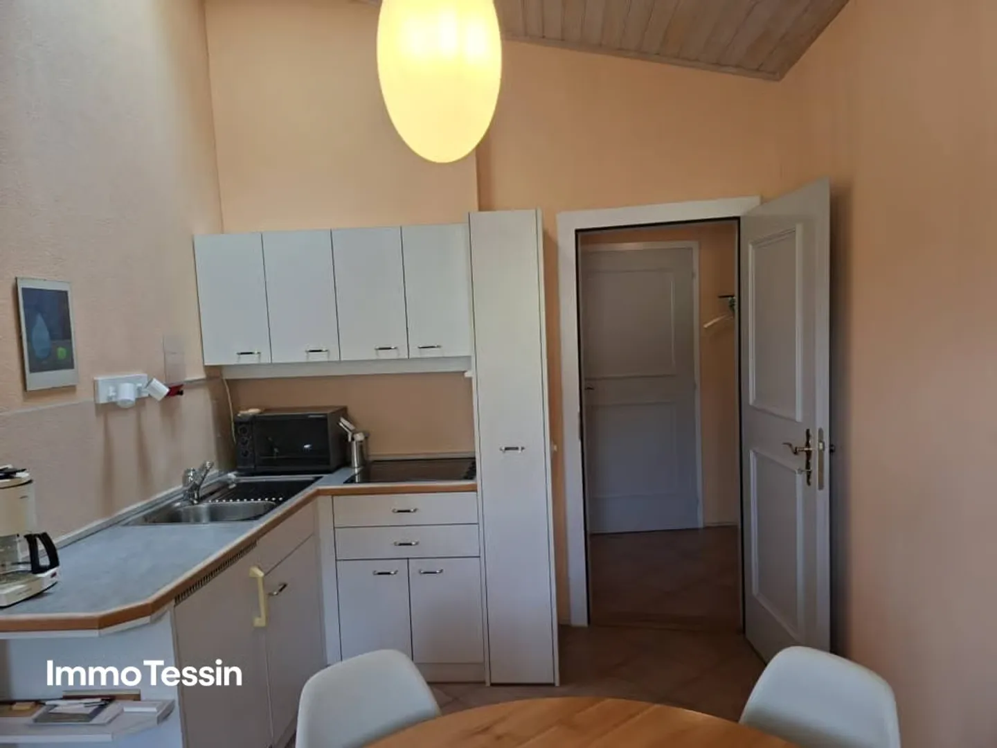 Charmante und idyllische Wohnung an exklusiver Wohnlage in Collina d&039;Oro unweit von Lugano und dem Lago di Luagno - Photo 7 of 13