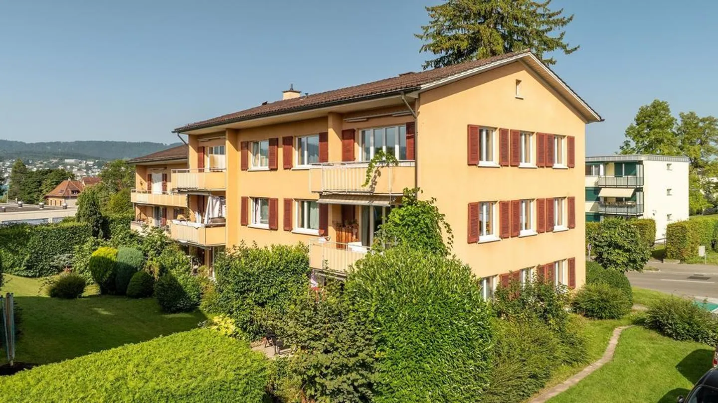 Appartamento luminoso di 3 stanze a Küsnacht - Foto 1 di 8