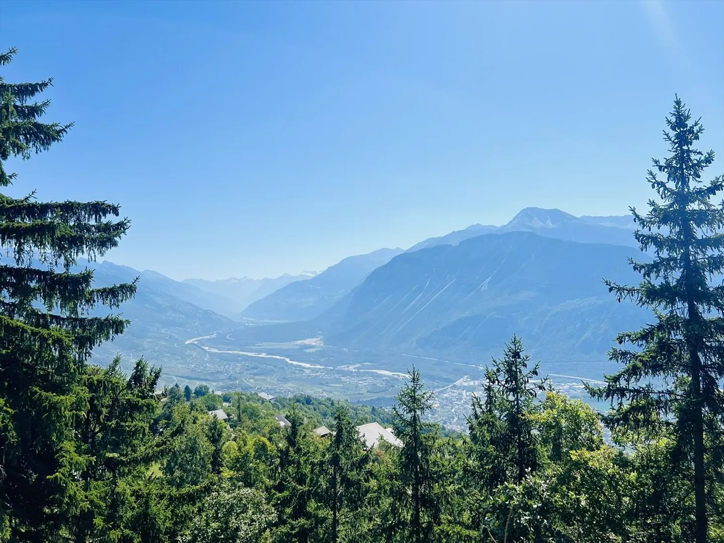 Bellissimo chalet con 3,5 camere - Spazioso e luminoso - Posizione molto tranquilla - Vista magnifica - Foto 20 di 21