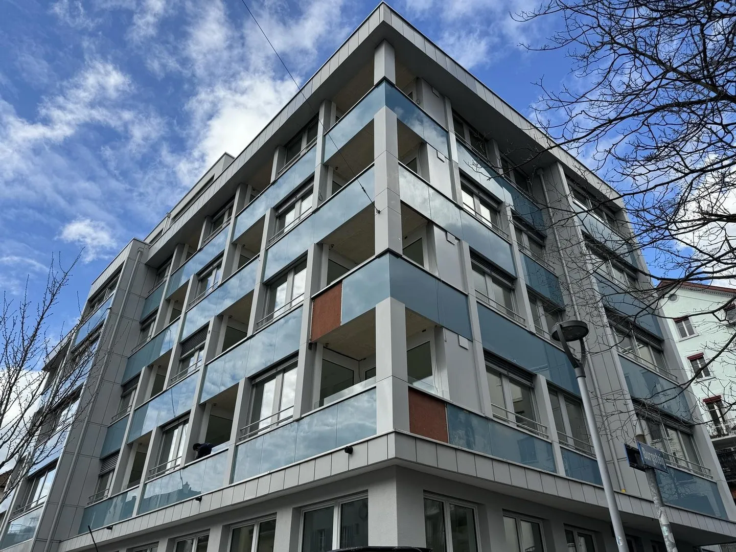 Appartements de 1,5 pièce dans un nouveau bâtiment - Photo 1 sur 6