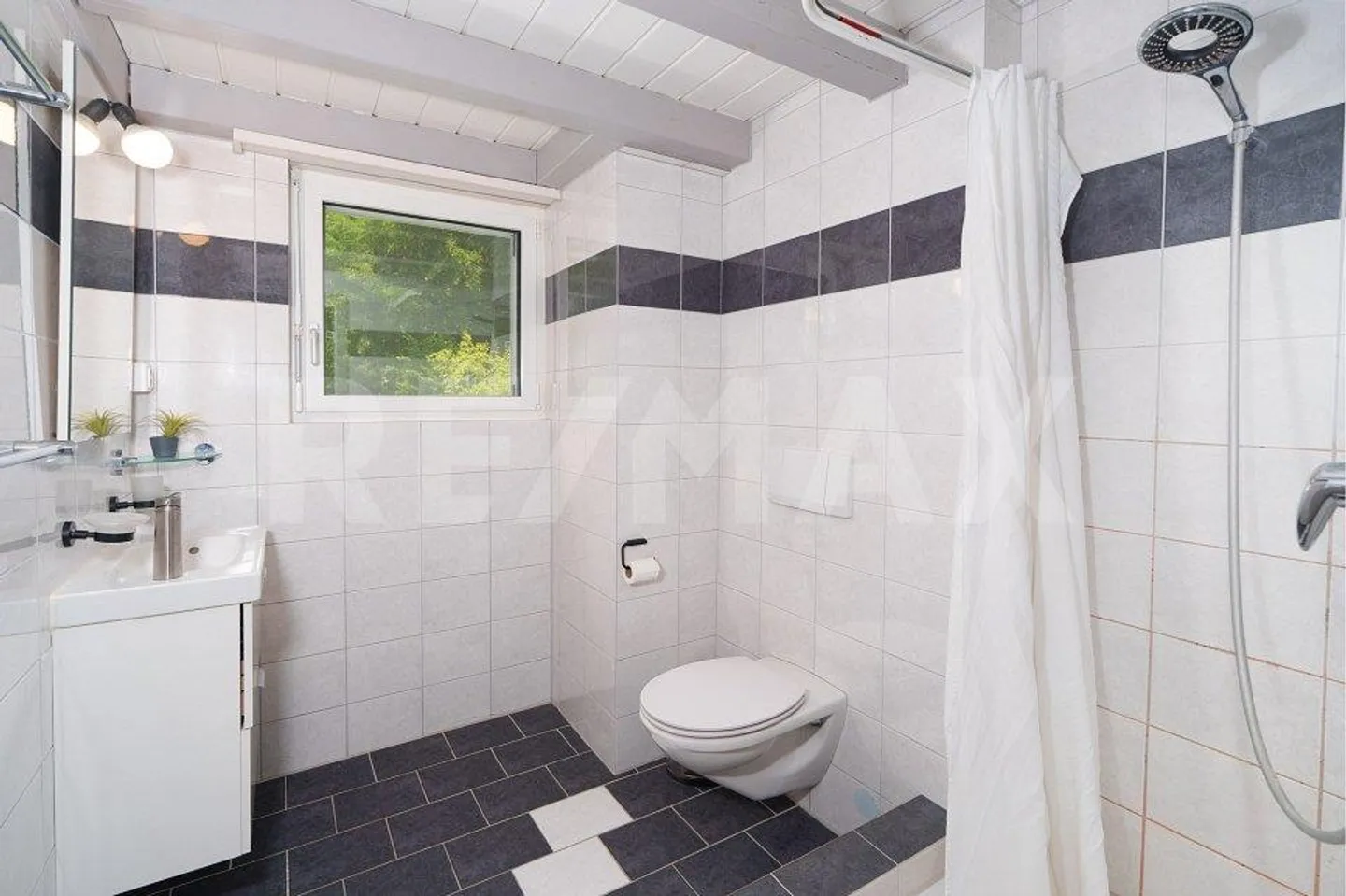 Modern Semi-Detached Single-Family House - Photo 13 of 13