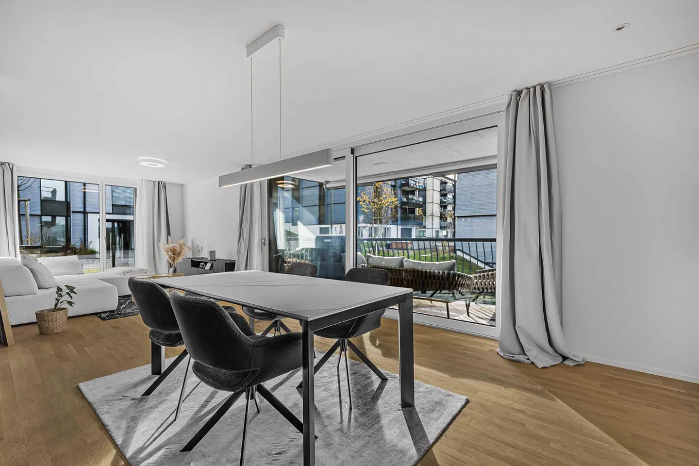 Condominium 2.5 pièces neuf et élégant avec de nombreux avantages - Photo 1 sur 6