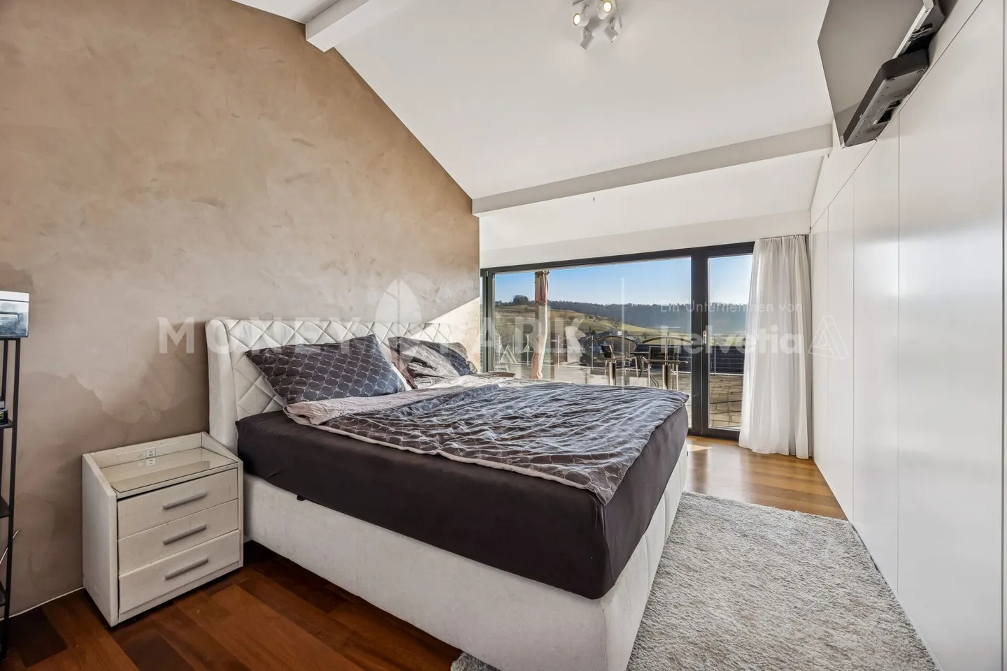 Exklusives 6.5-Zimmer-Architektenhaus - Wohnen in traumhafter Naturlage - Photo 5 of 13