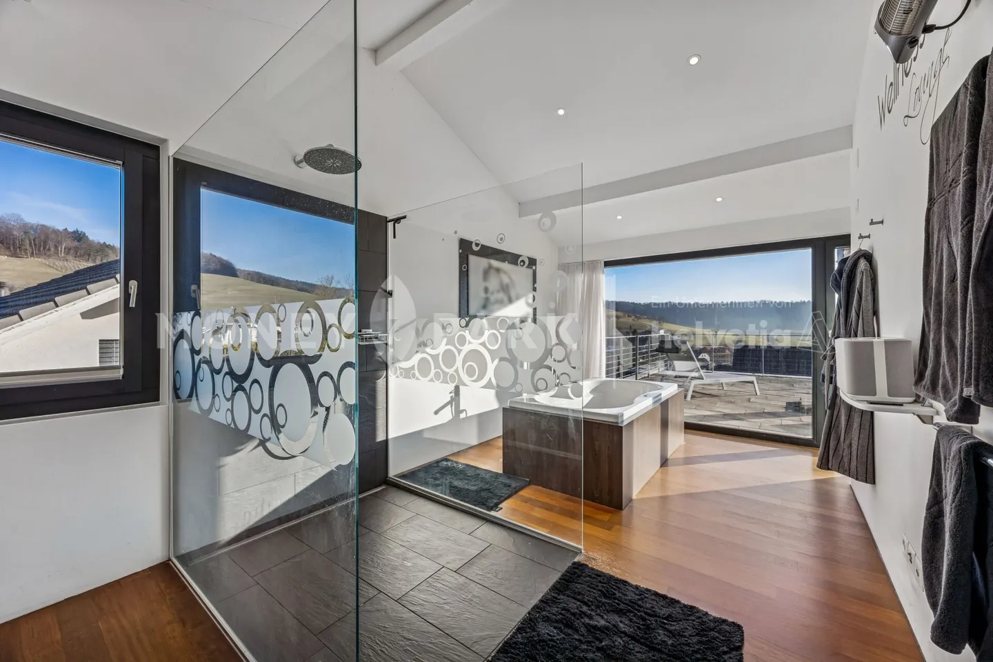 Exklusives 6.5-Zimmer-Architektenhaus - Wohnen in traumhafter Naturlage - Photo 6 of 13