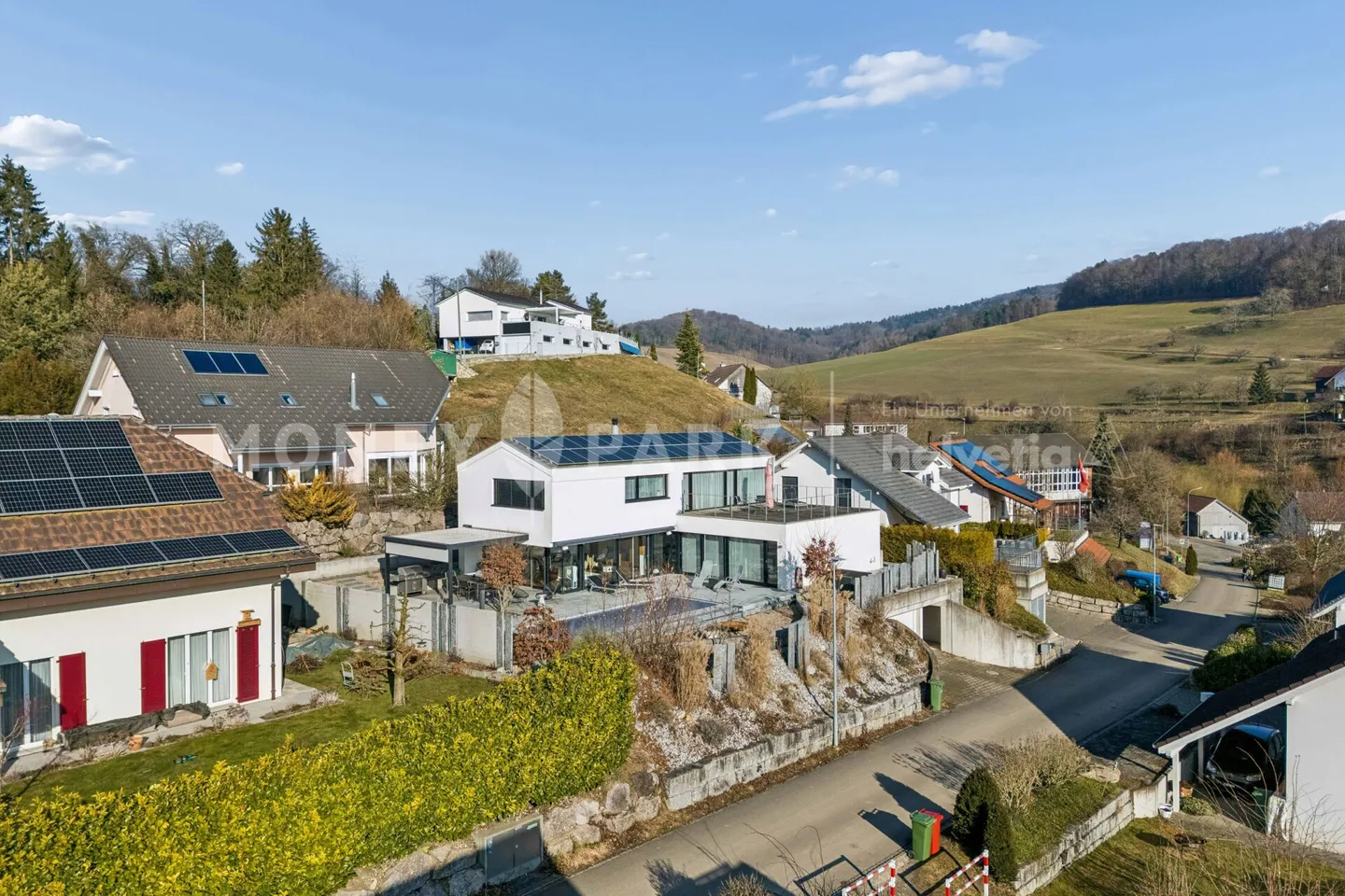 Exklusives 6.5-Zimmer-Architektenhaus - Wohnen in traumhafter Naturlage - Photo 13 of 13