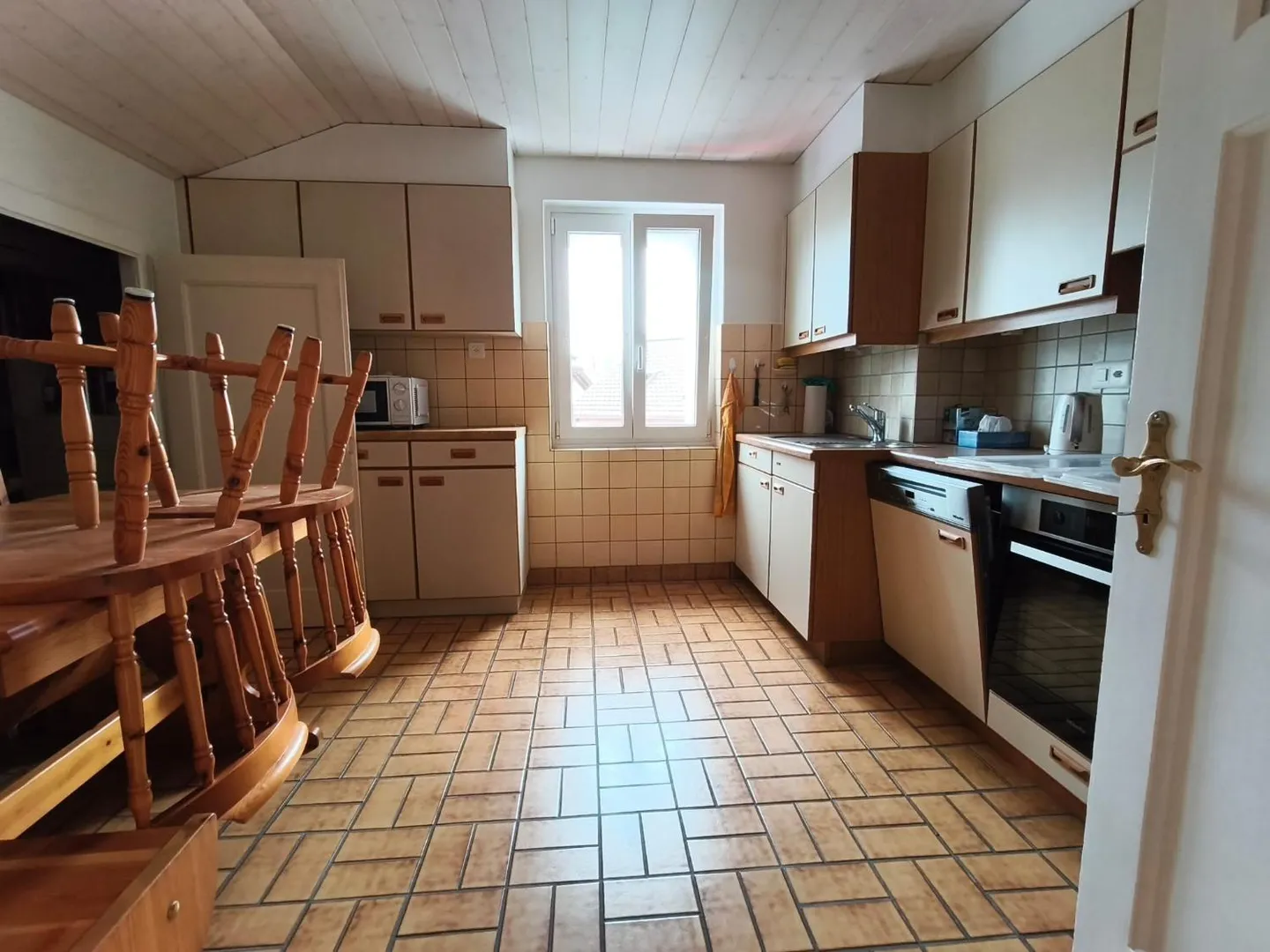 Charming Apartment in Bulle - Photo 3 of 7
