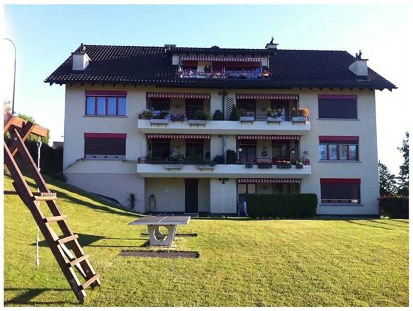 Condominio di 4½ stanze con balcone, camino e vista panoramica - Foto 1 di 12