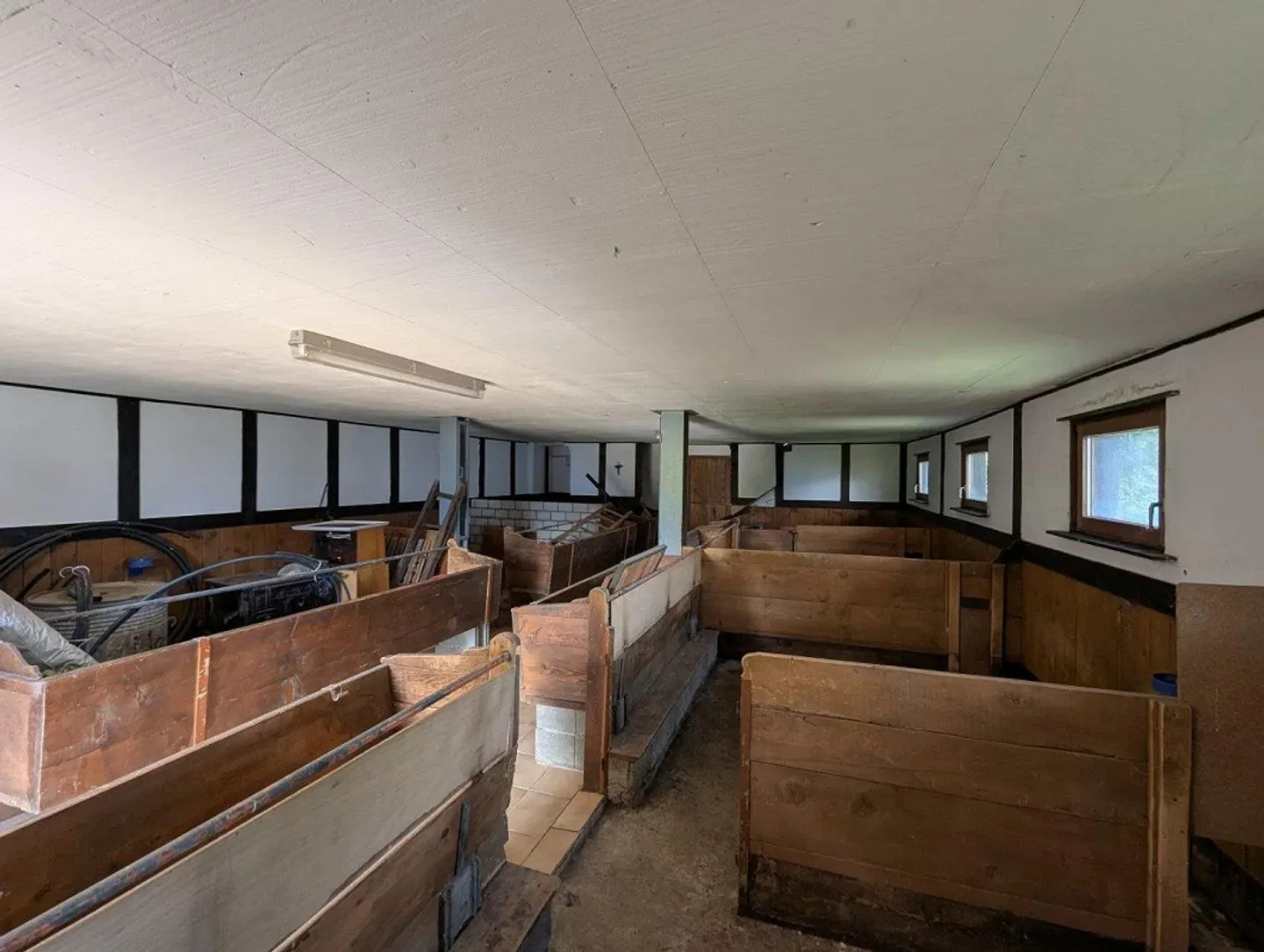 Ampio edificio economico nel villaggio di zafferano di Mund - Foto 5 di 13