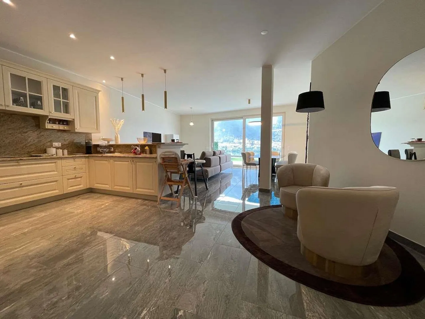Penthouse avec vue sur le lac - 601 - Photo 4 sur 13