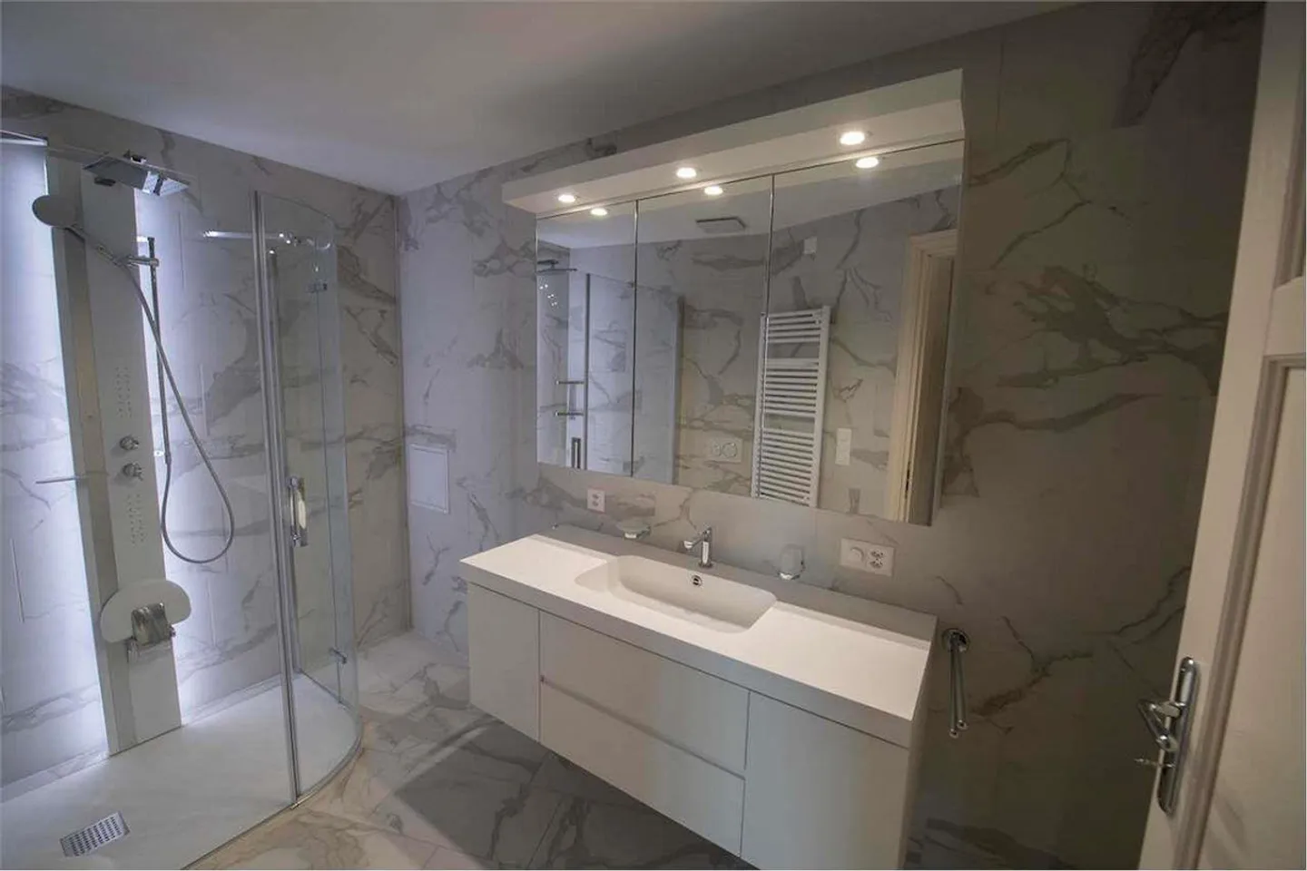 Penthouse avec vue sur le lac - 601 - Photo 8 sur 13