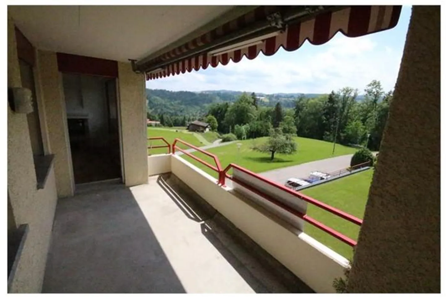 Condominio di 4½ stanze con balcone, camino e vista panoramica - Foto 5 di 12