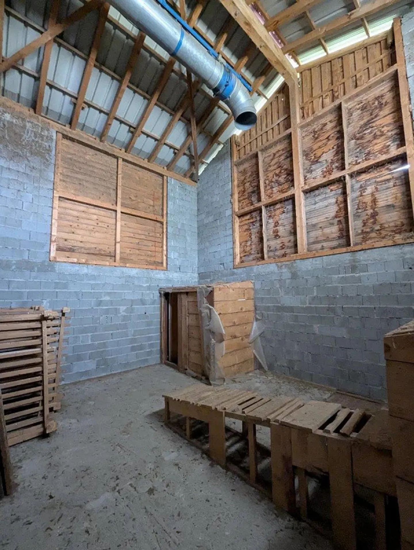 Ampio edificio economico nel villaggio di zafferano di Mund - Foto 4 di 13