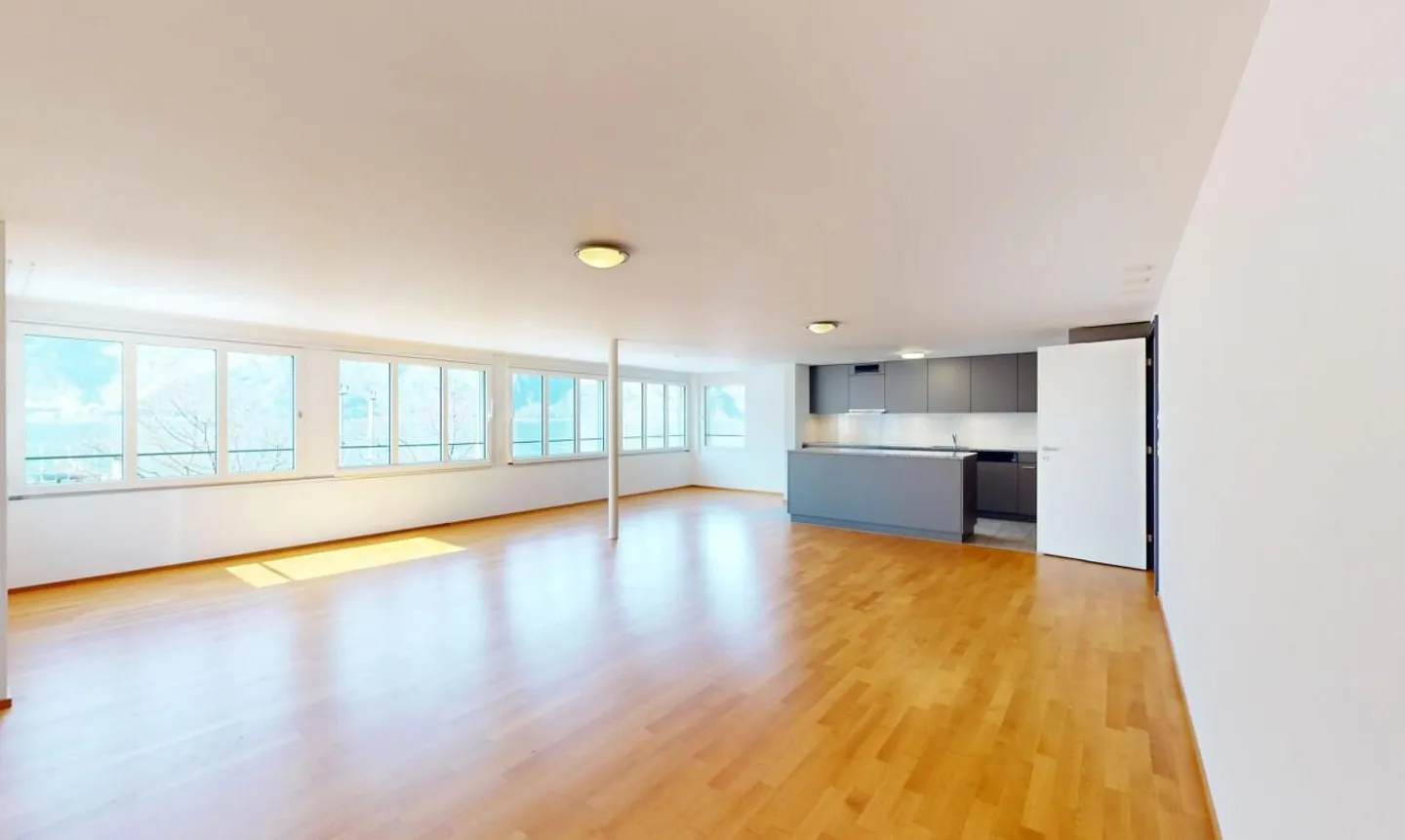 Appartements de 5,5 pièces de rêve au cœur de Flüelen avec vue sur le lac - Photo 1 sur 13