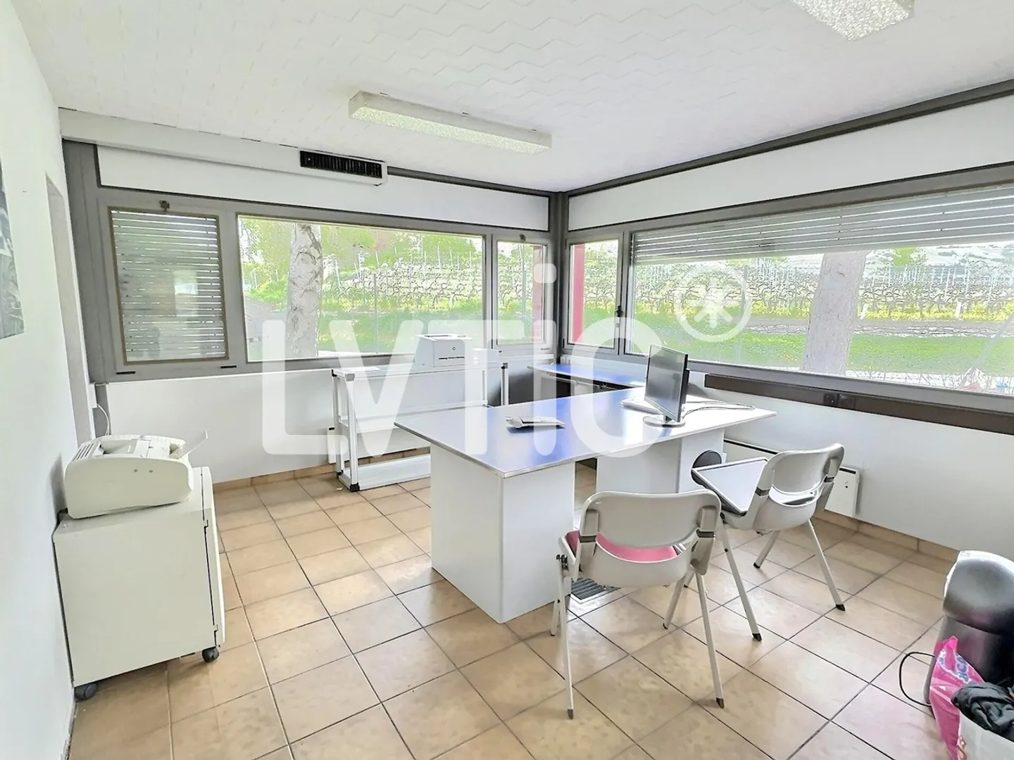670 m2 hall for rent on a 2500 m2 plot for sale in Sierre - Photo 4 of 6