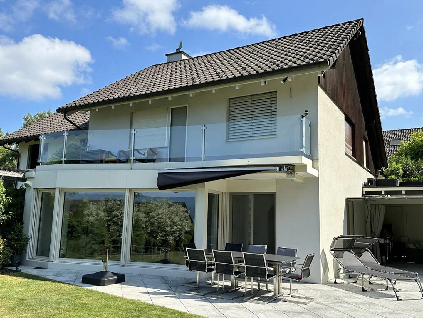 Charmantes Haus in Herrliberg - Foto 2 von 9