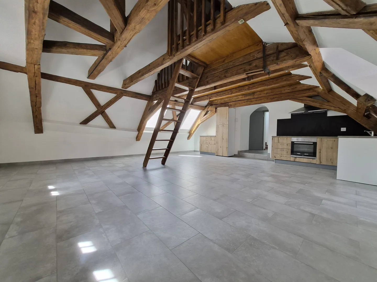 2-Zimmer-Wohnung im 4. Stock - Foto 3 von 7