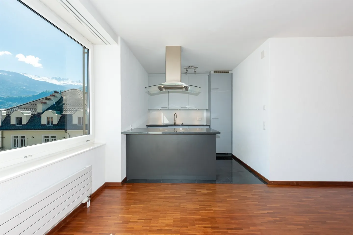 Appartement Moderne au Centre - Photo 2 sur 10